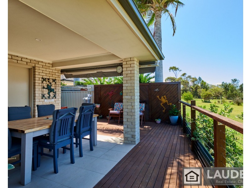 2 The Breezeway, Old Bar NSW 2430