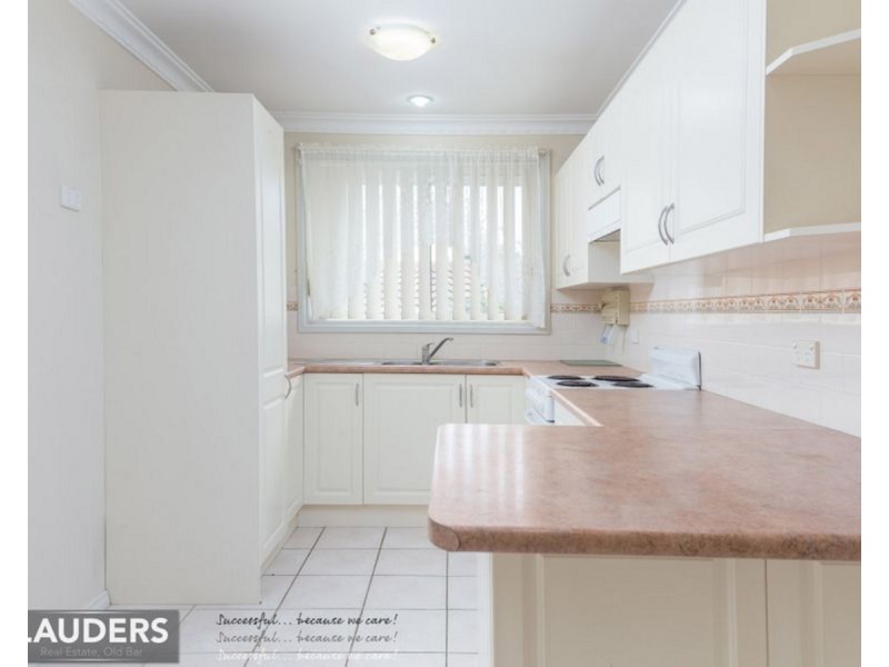 8 Snoewood Street, Old Bar NSW 2430