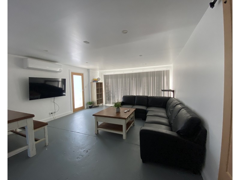 20a Old Bar Road, Old Bar NSW 2430