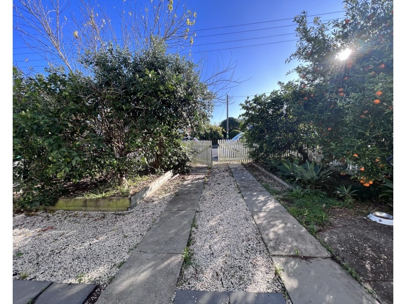 20a Old Bar Road, Old Bar NSW 2430