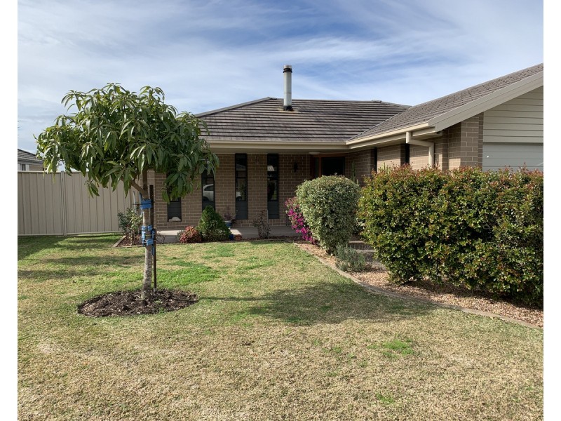 28 Albatross Way, Old Bar NSW 2430