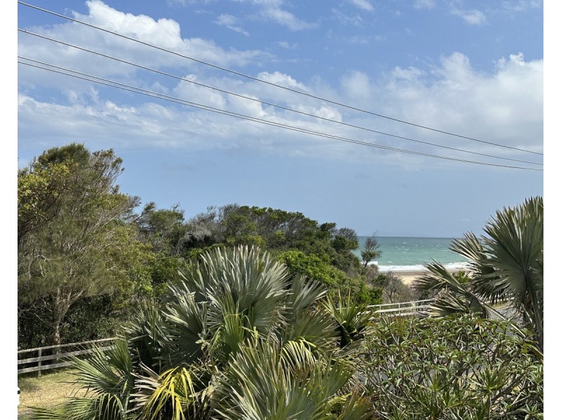 7 Pacific Parade, Old Bar NSW 2430