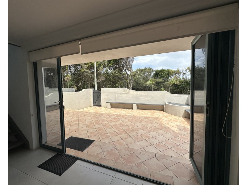 7 Pacific Parade, Old Bar NSW 2430