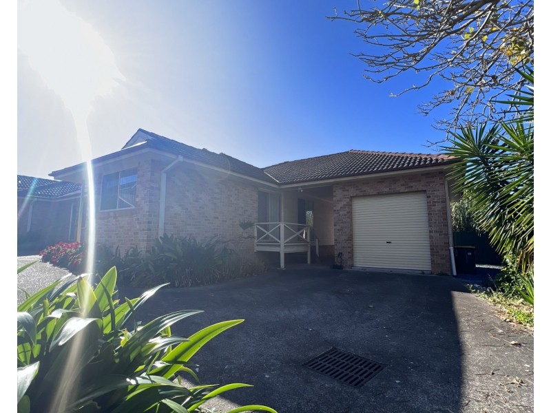 4/10 Connell Street, Old Bar NSW 2430