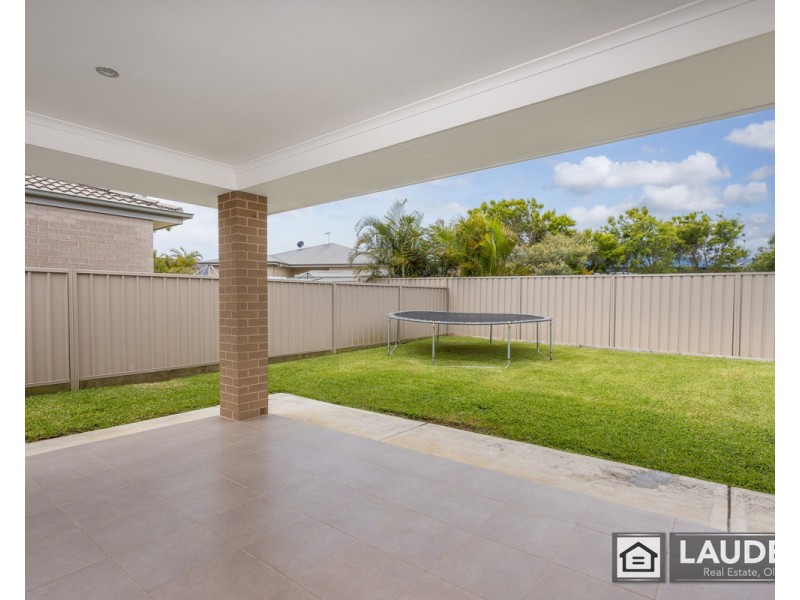 52 Albatross Way, Old Bar NSW 2430