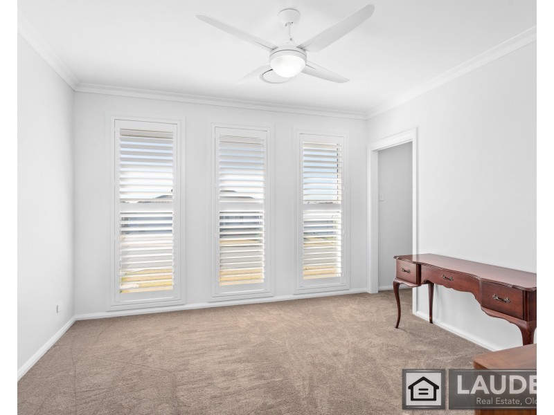 8 Ondaroo Crest, Old Bar NSW 2430