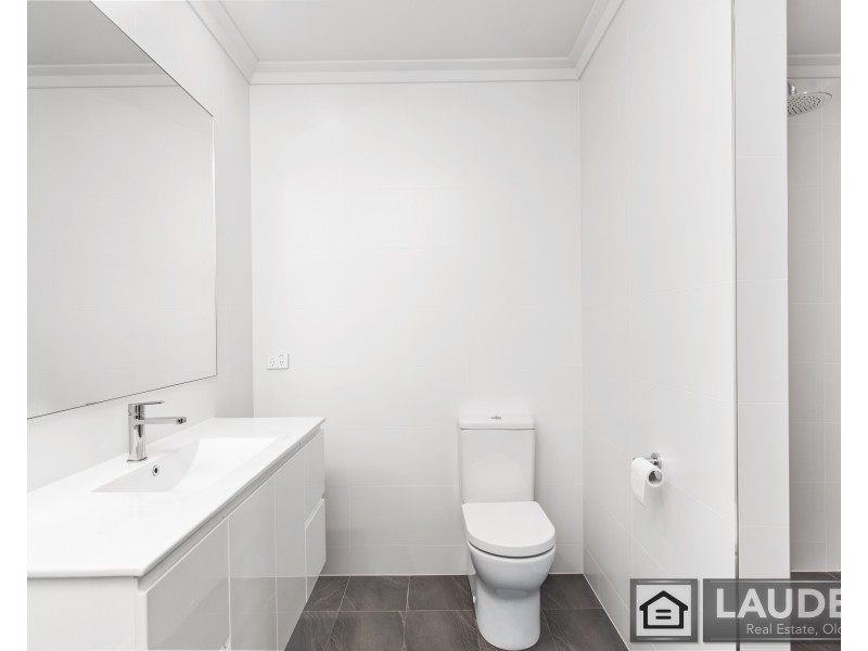 8 Ondaroo Crest, Old Bar NSW 2430