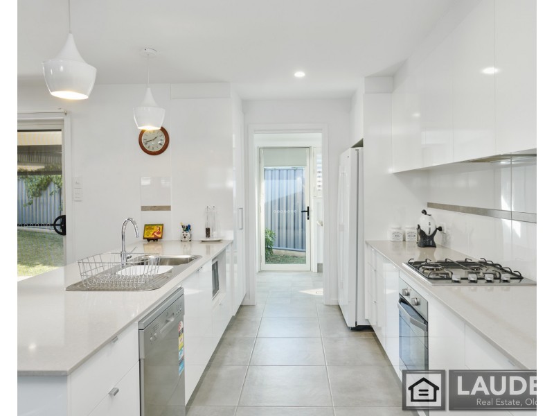 1/15 Tropicbird Crescent, Old Bar NSW 2430
