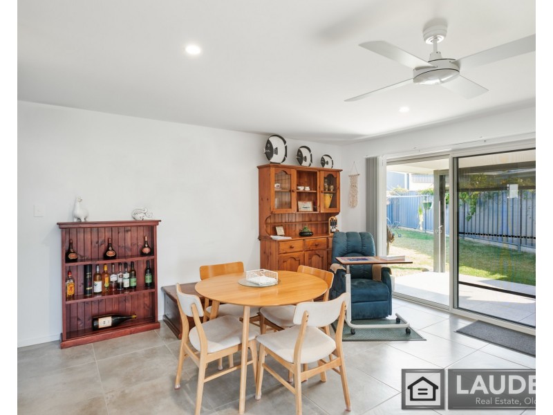 1/15 Tropicbird Crescent, Old Bar NSW 2430