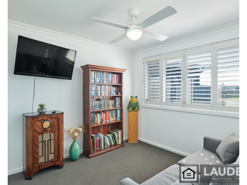 1/15 Tropicbird Crescent, Old Bar NSW 2430
