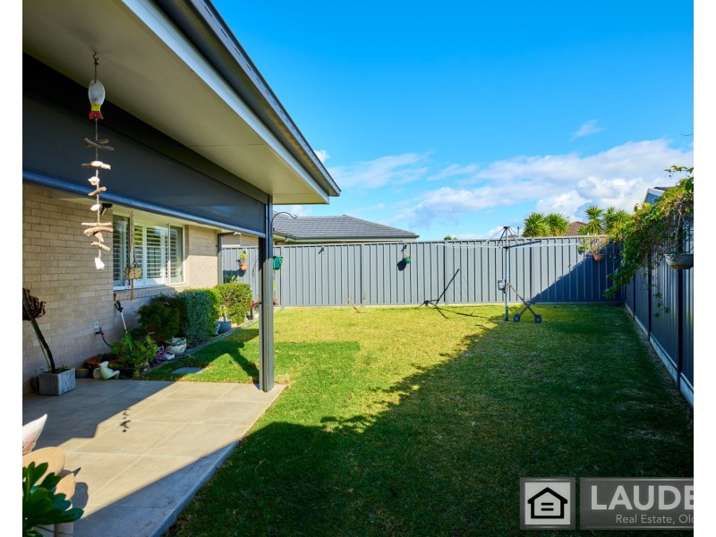 1/15 Tropicbird Crescent, Old Bar NSW 2430