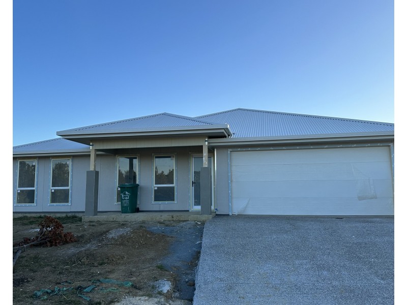 18 Marra Drive, Old Bar NSW 2430