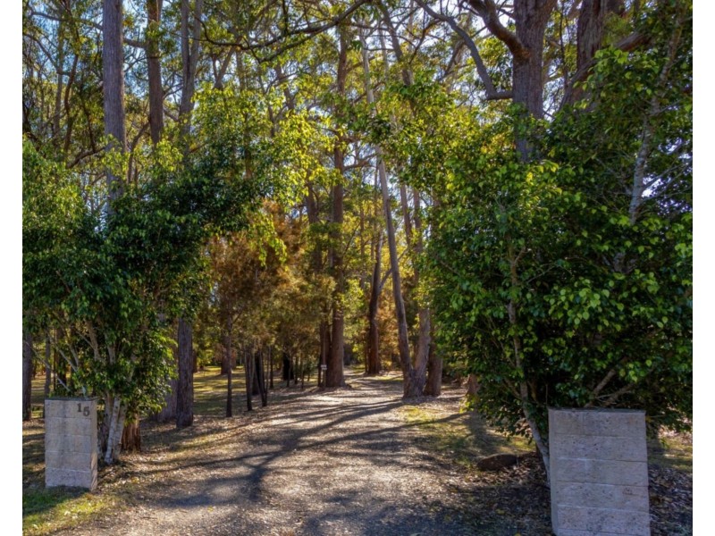 15 South Heron Road, Old Bar NSW 2430
