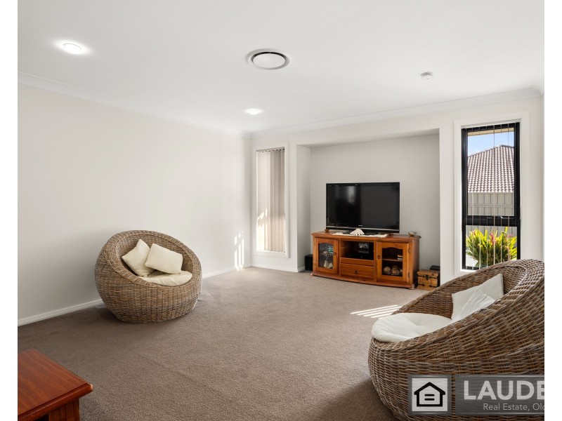8 Kadungle Close, Wallabi Point NSW 2430