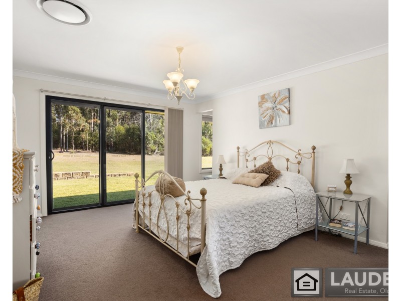 8 Kadungle Close, Wallabi Point NSW 2430