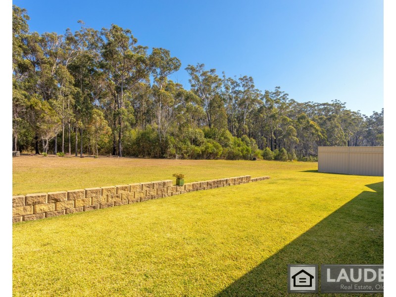 8 Kadungle Close, Wallabi Point NSW 2430