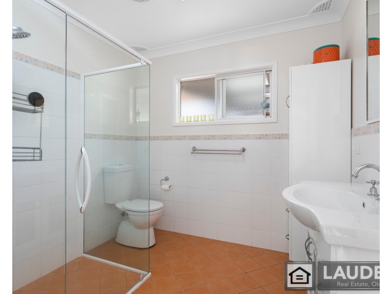23 Old Bar Road, Old Bar NSW 2430