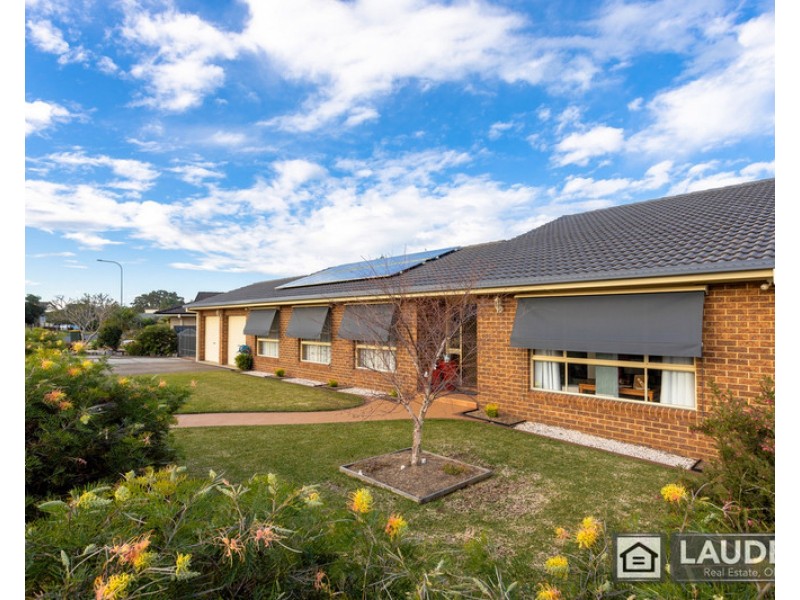 18 Pryor Crescent, Old Bar NSW 2430