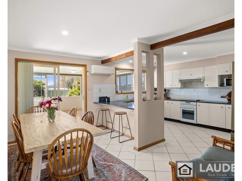 18 Pryor Crescent, Old Bar NSW 2430