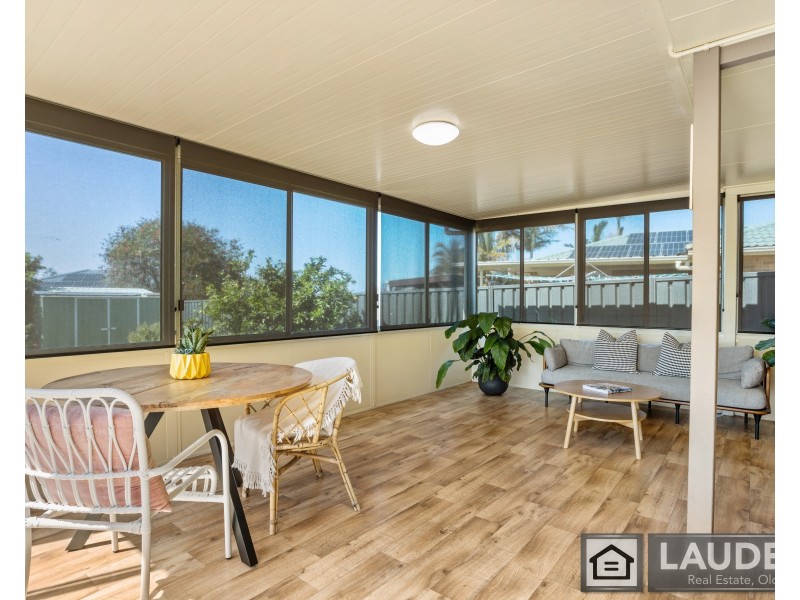 18 Pryor Crescent, Old Bar NSW 2430