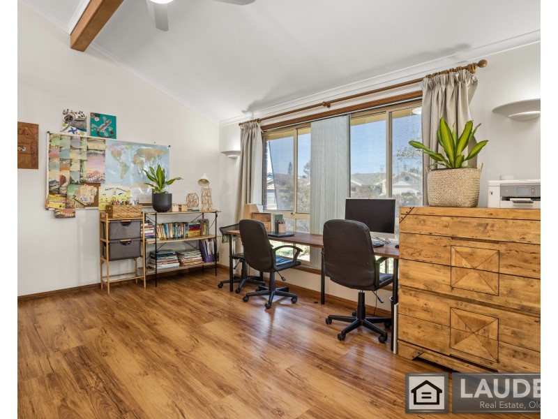 18 Pryor Crescent, Old Bar NSW 2430