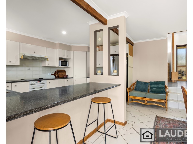 18 Pryor Crescent, Old Bar NSW 2430