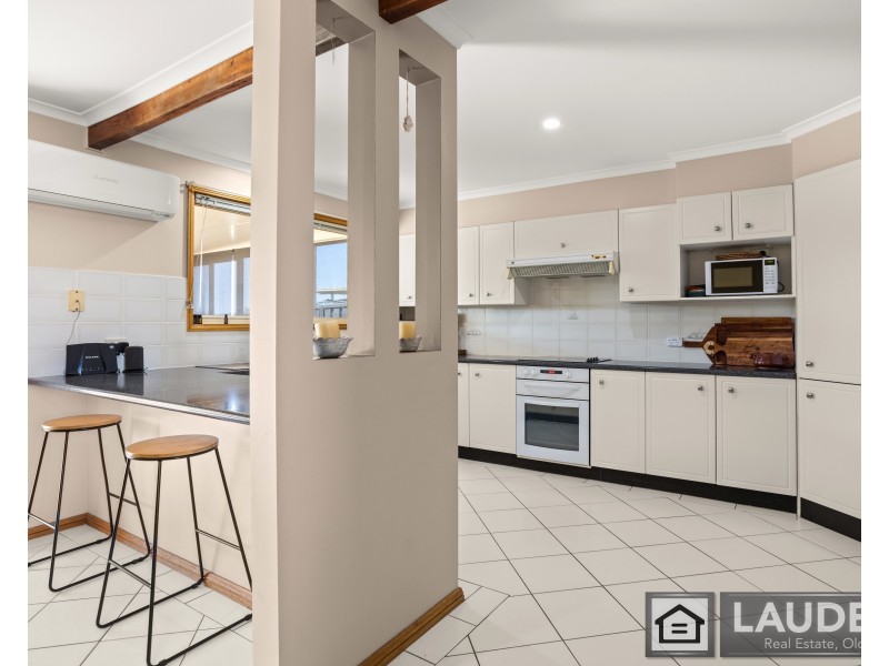 18 Pryor Crescent, Old Bar NSW 2430