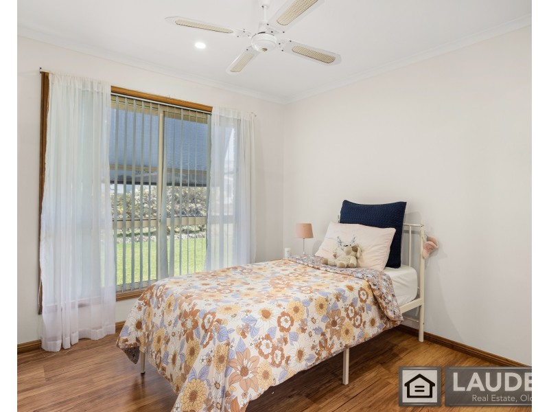 18 Pryor Crescent, Old Bar NSW 2430