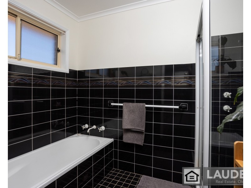 18 Pryor Crescent, Old Bar NSW 2430