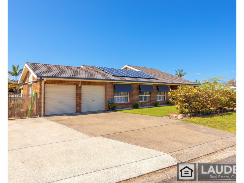 18 Pryor Crescent, Old Bar NSW 2430