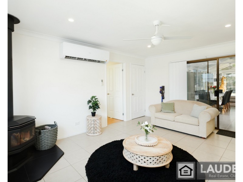 10 Narrung Place, Oxley Island NSW 2430