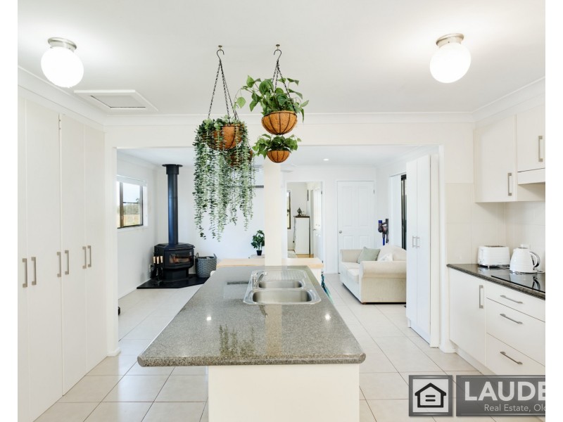 10 Narrung Place, Oxley Island NSW 2430