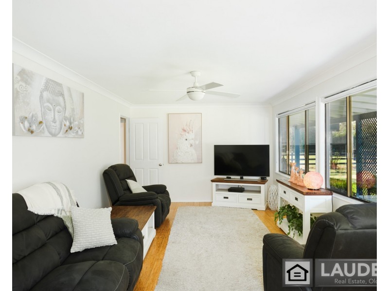 10 Narrung Place, Oxley Island NSW 2430