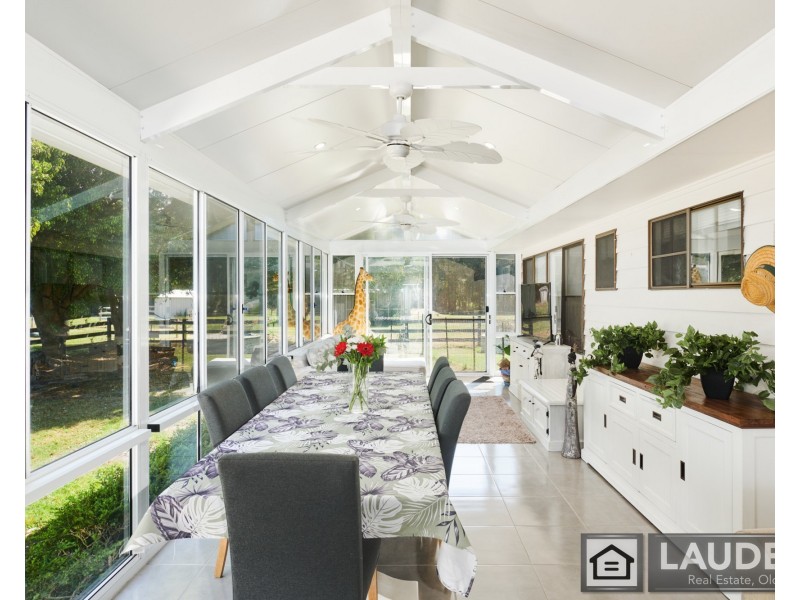 10 Narrung Place, Oxley Island NSW 2430