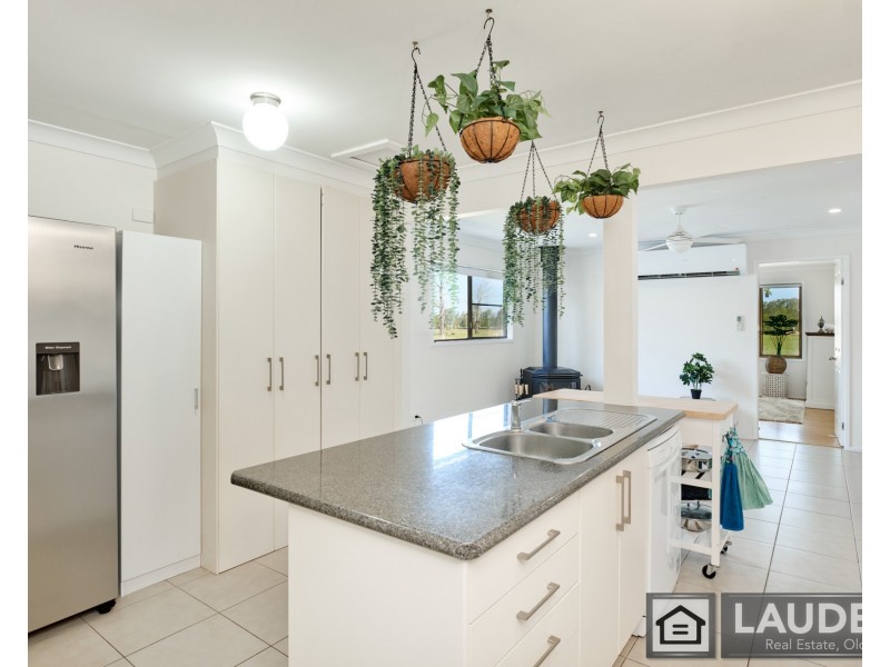 10 Narrung Place, Oxley Island NSW 2430