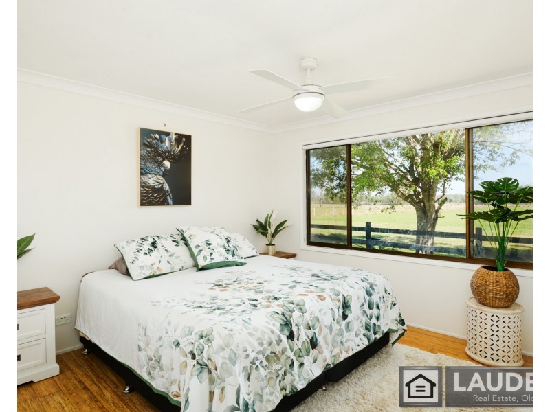 10 Narrung Place, Oxley Island NSW 2430