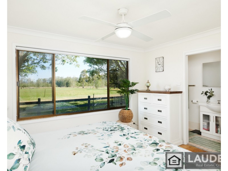 10 Narrung Place, Oxley Island NSW 2430