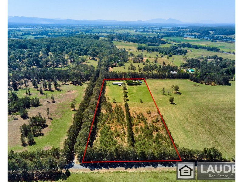 10 Narrung Place, Oxley Island NSW 2430
