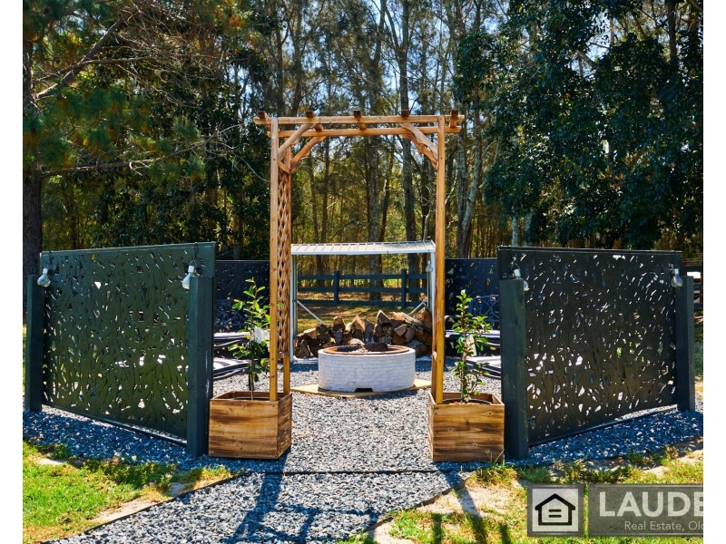 10 Narrung Place, Oxley Island NSW 2430