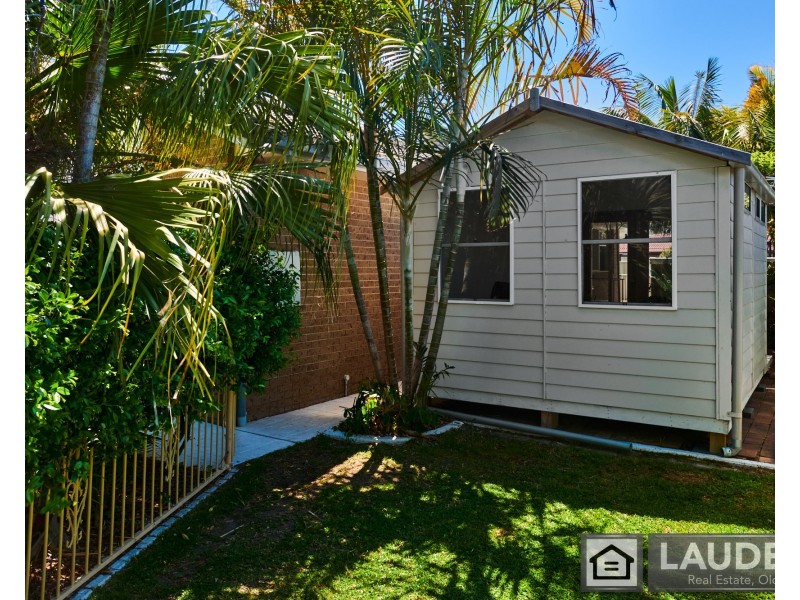2 Sunrise Close, Old Bar NSW 2430