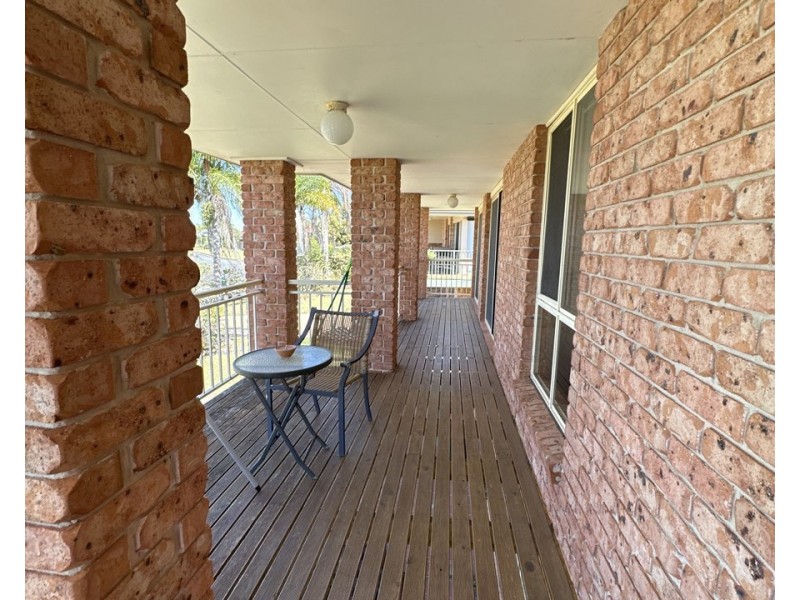 7 Pryor Crescent, Old Bar NSW 2430