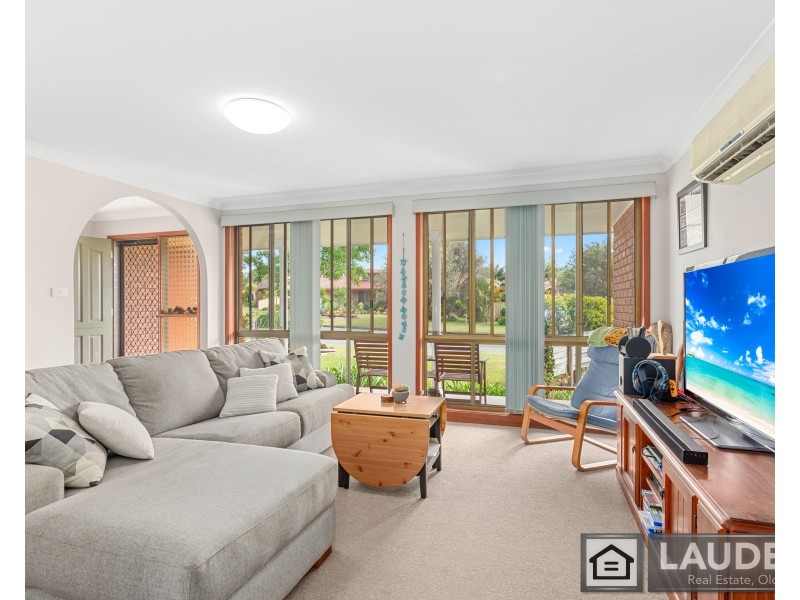 34 Joel Drive, Old Bar NSW 2430