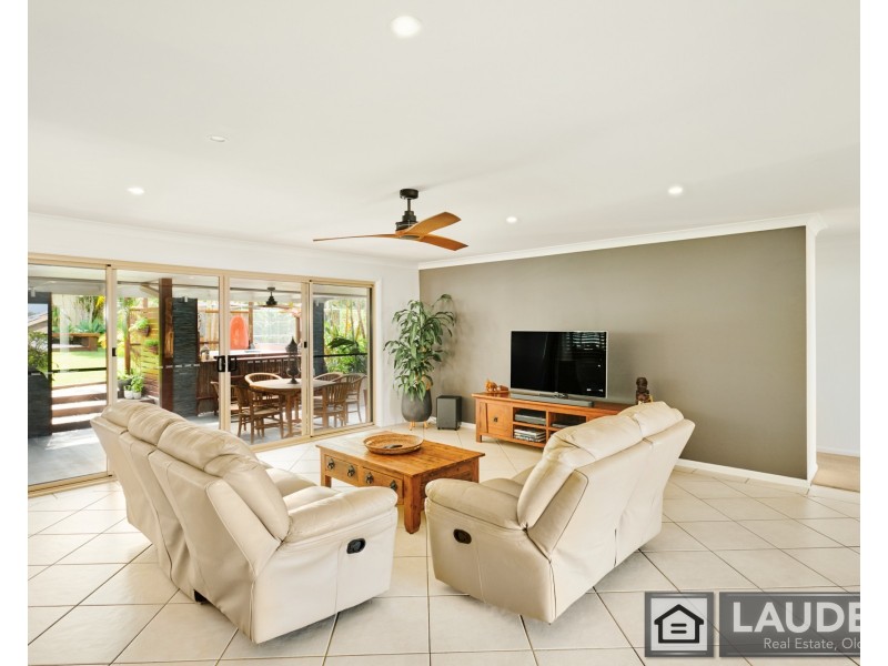 13 Surfsound Avenue, Wallabi Point NSW 2430