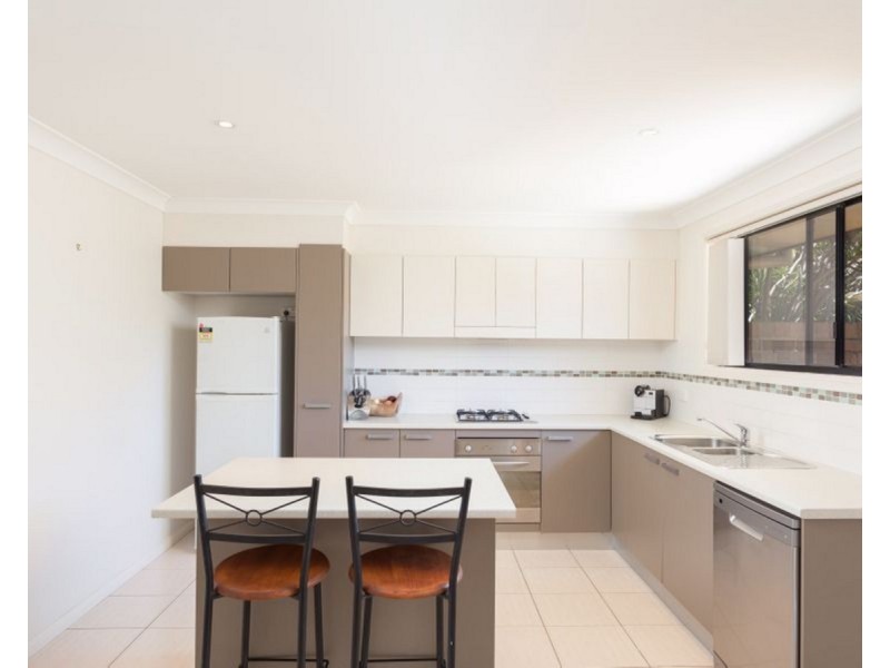 1/11 Yellowfin Avenue, Old Bar NSW 2430