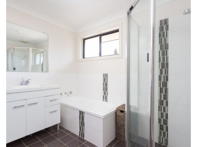 1/11 Yellowfin Avenue, Old Bar NSW 2430