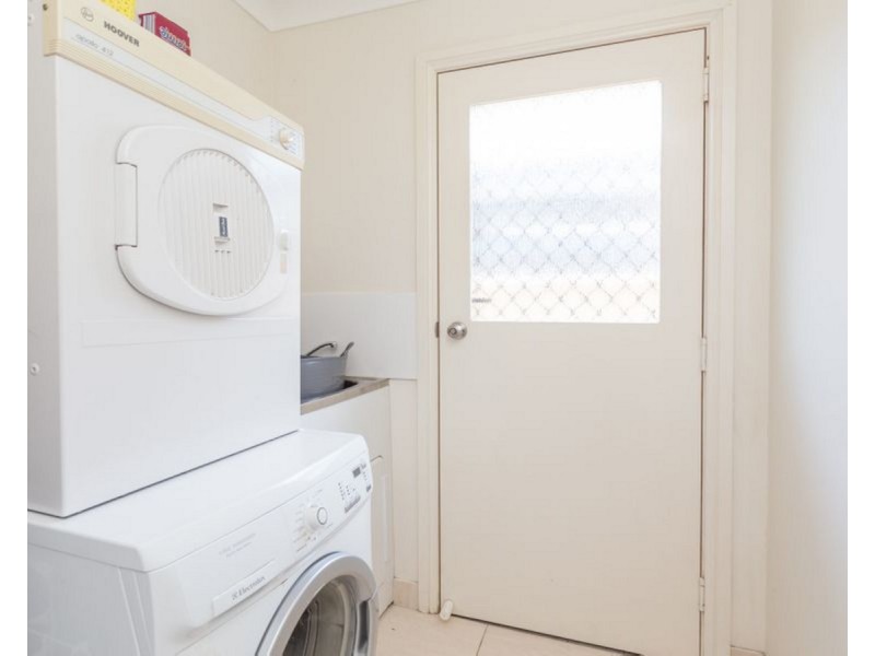 1/11 Yellowfin Avenue, Old Bar NSW 2430