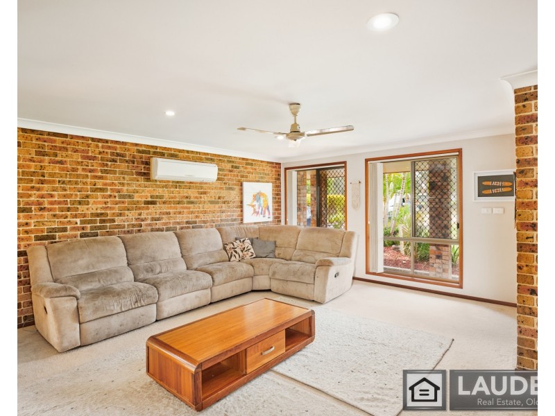 27 Kolinda Drive, Old Bar NSW 2430