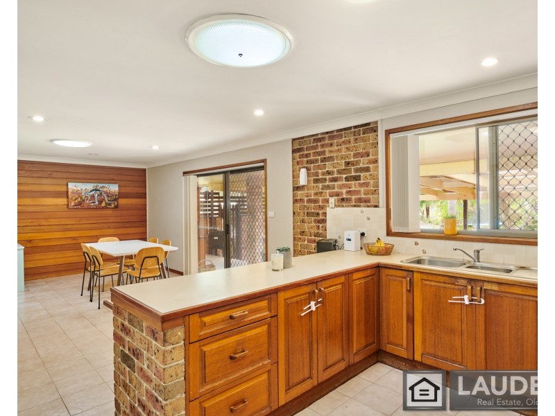 27 Kolinda Drive, Old Bar NSW 2430