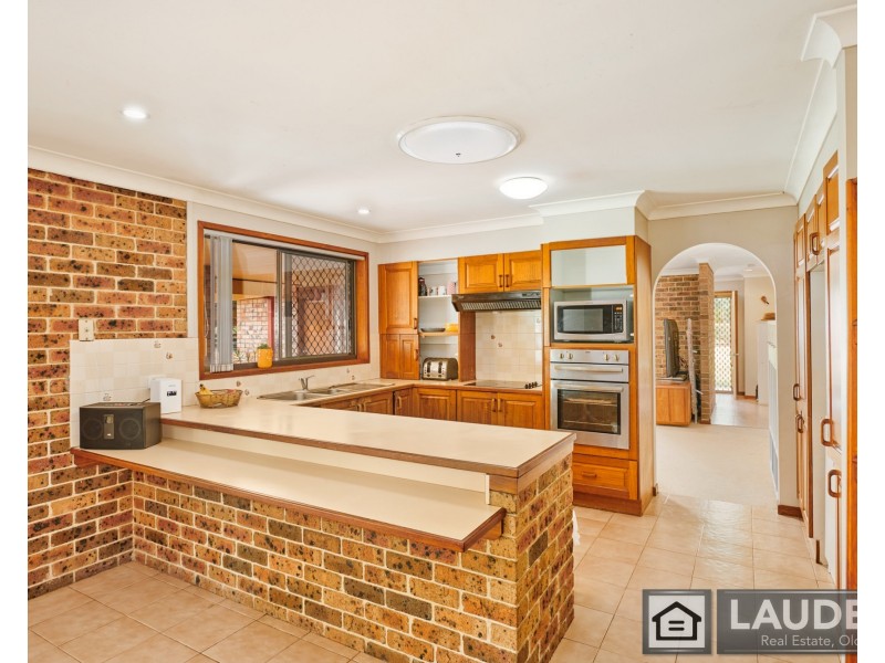 27 Kolinda Drive, Old Bar NSW 2430