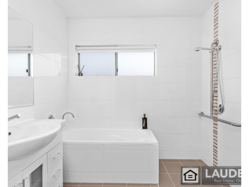 12a Mistral Place, Old Bar NSW 2430